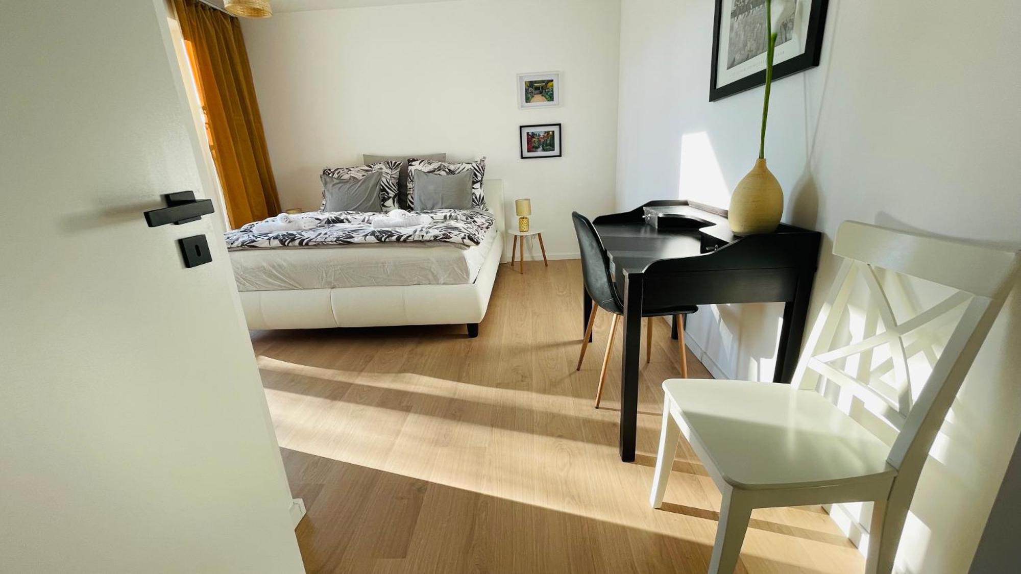 House Flow, 3 Room, Free 2 Parking Bratislava Bagian luar foto