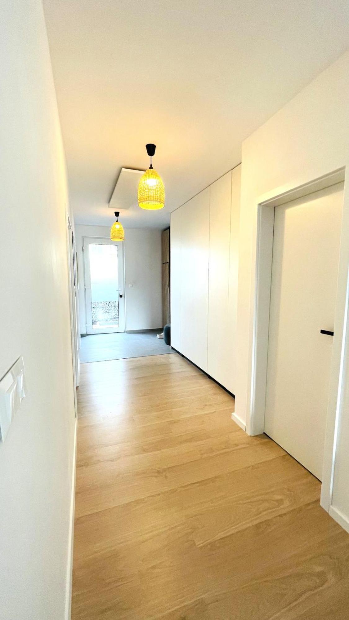 House Flow, 3 Room, Free 2 Parking Bratislava Bagian luar foto