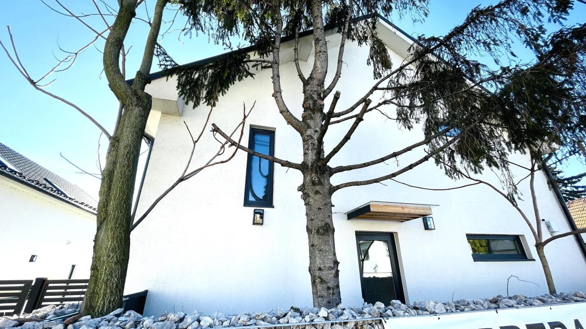 House Flow, 3 Room, Free 2 Parking Bratislava Bagian luar foto