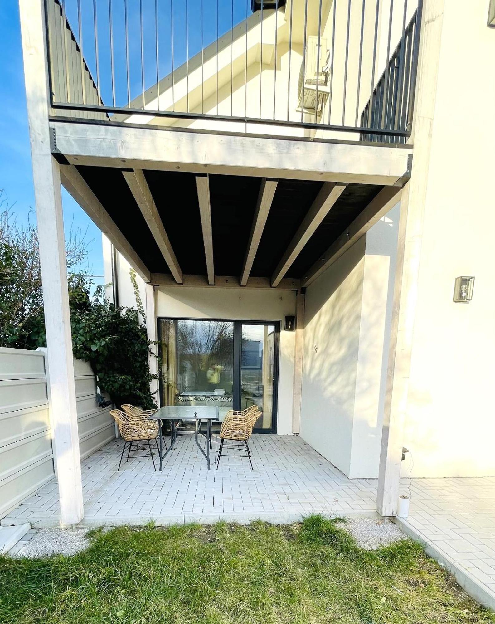 House Flow, 3 Room, Free 2 Parking Bratislava Bagian luar foto