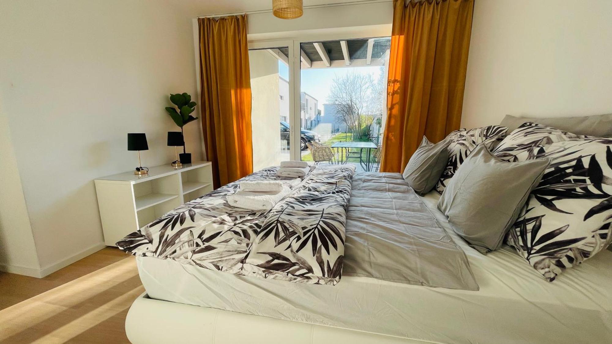 House Flow, 3 Room, Free 2 Parking Bratislava Bagian luar foto