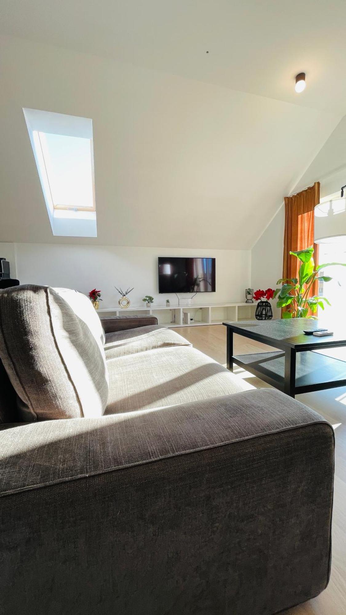 House Flow, 3 Room, Free 2 Parking Bratislava Bagian luar foto