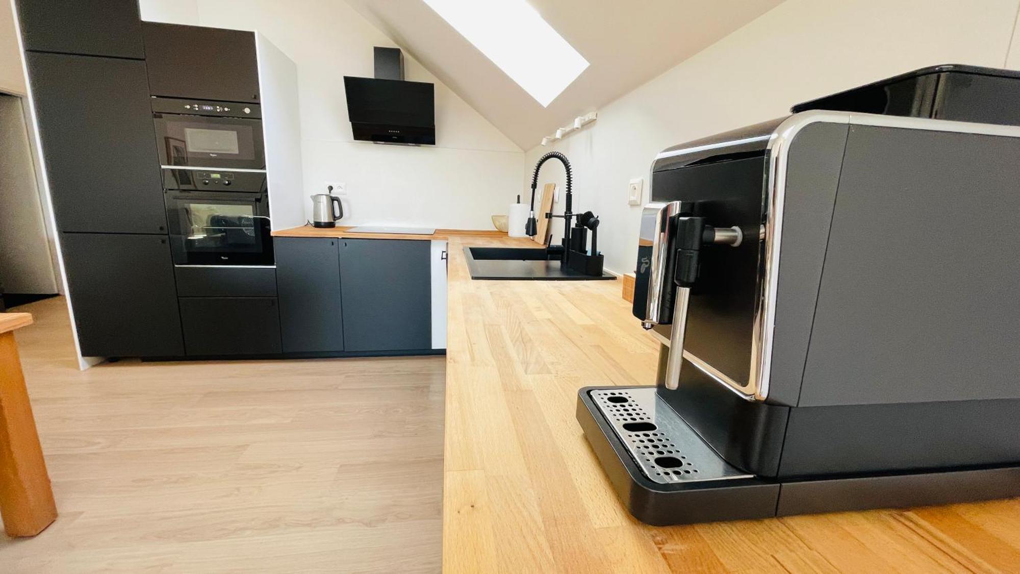House Flow, 3 Room, Free 2 Parking Bratislava Bagian luar foto