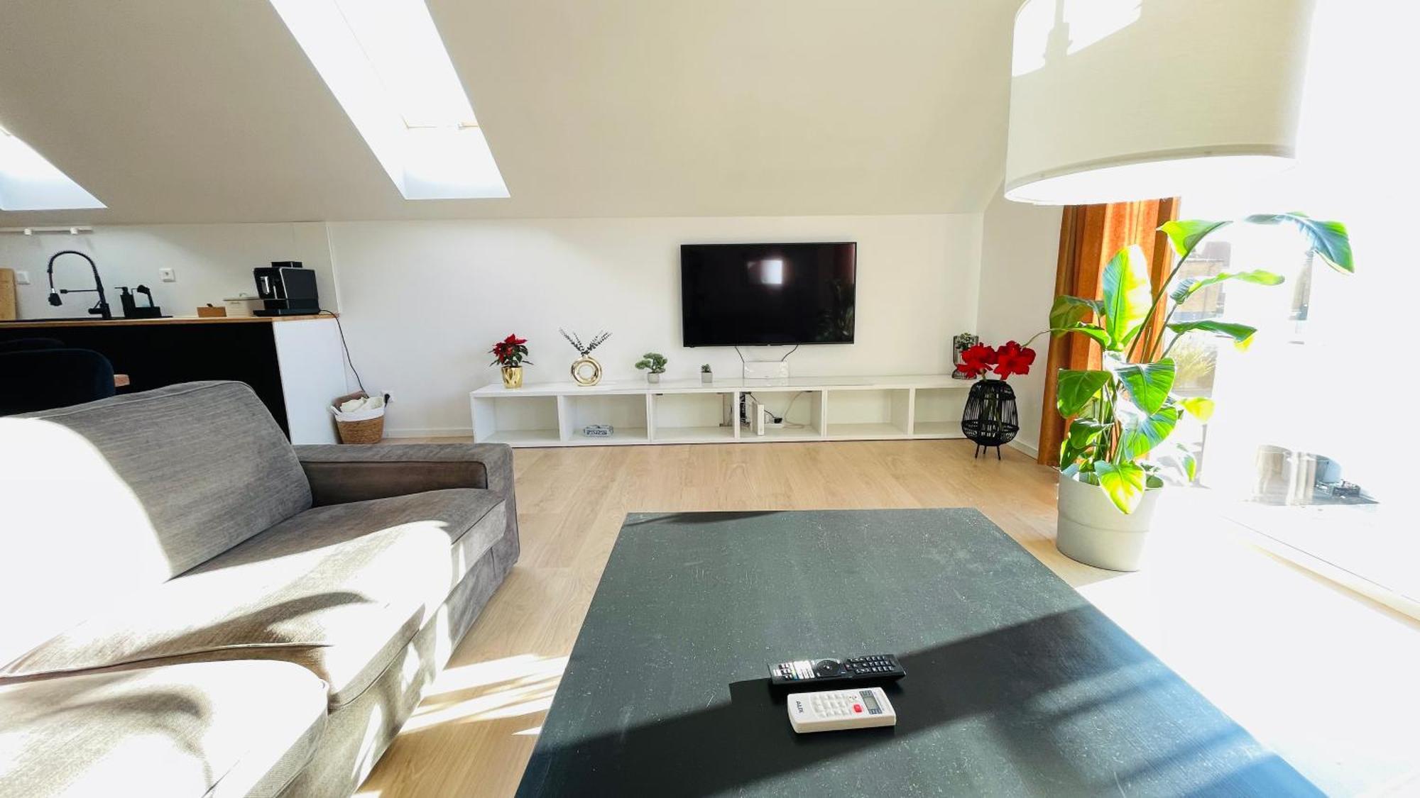 House Flow, 3 Room, Free 2 Parking Bratislava Bagian luar foto
