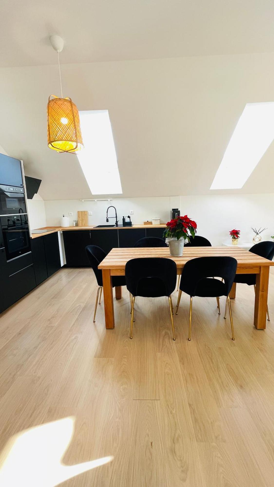House Flow, 3 Room, Free 2 Parking Bratislava Bagian luar foto