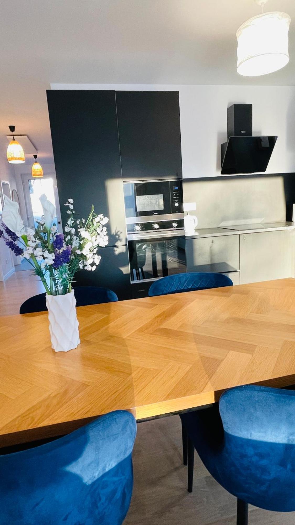 House Flow, 3 Room, Free 2 Parking Bratislava Bagian luar foto