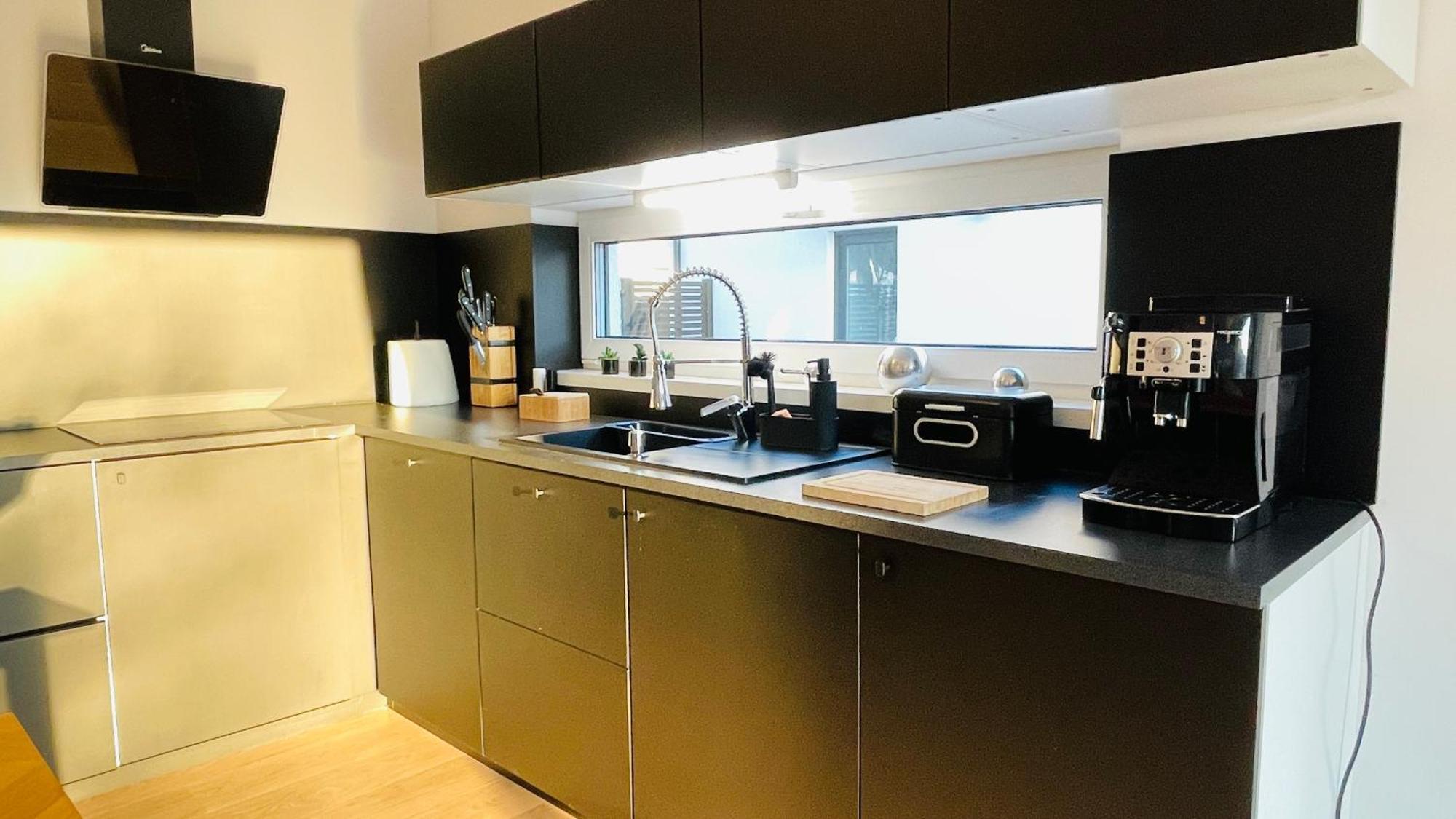House Flow, 3 Room, Free 2 Parking Bratislava Bagian luar foto