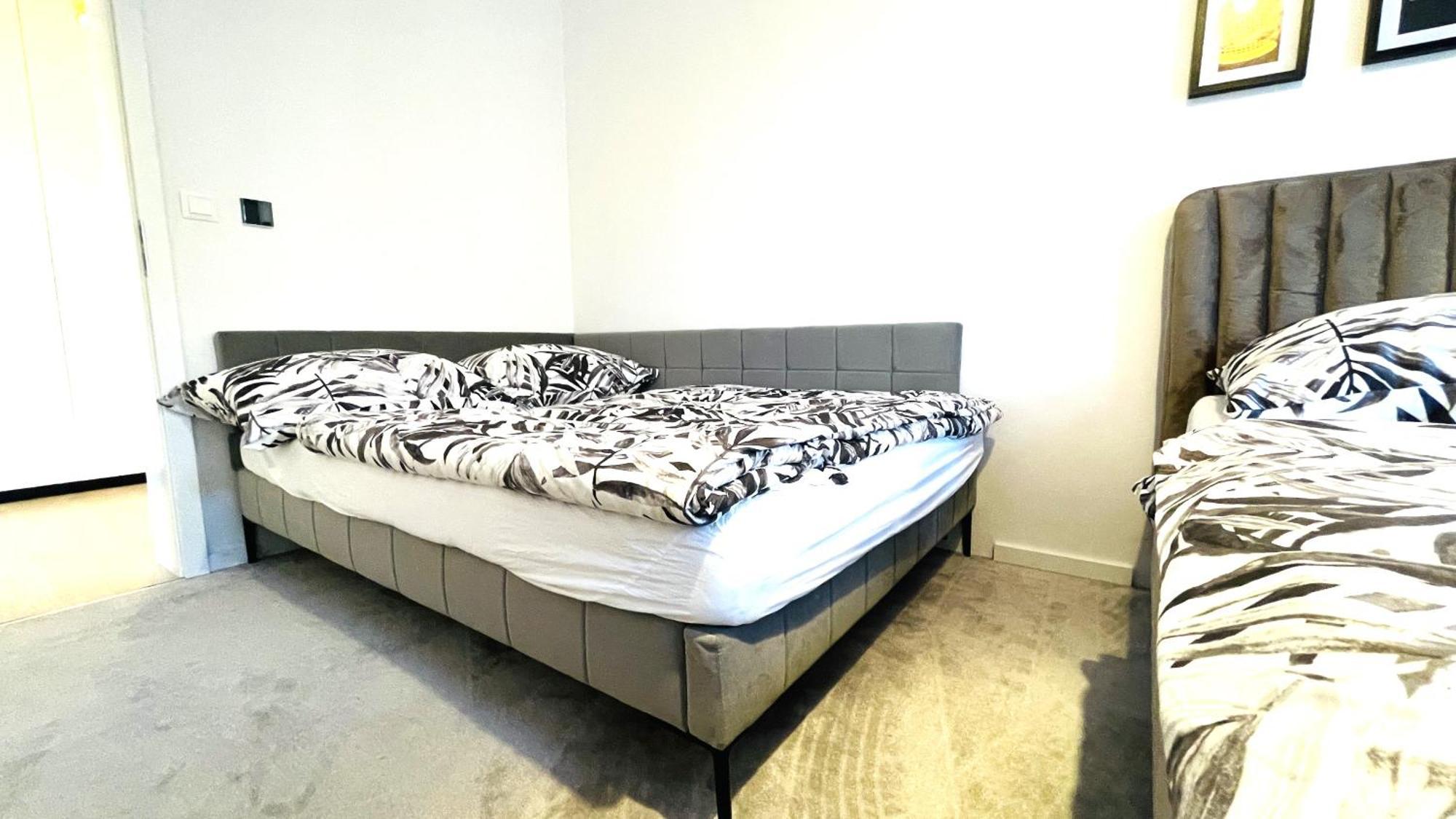 House Flow, 3 Room, Free 2 Parking Bratislava Bagian luar foto