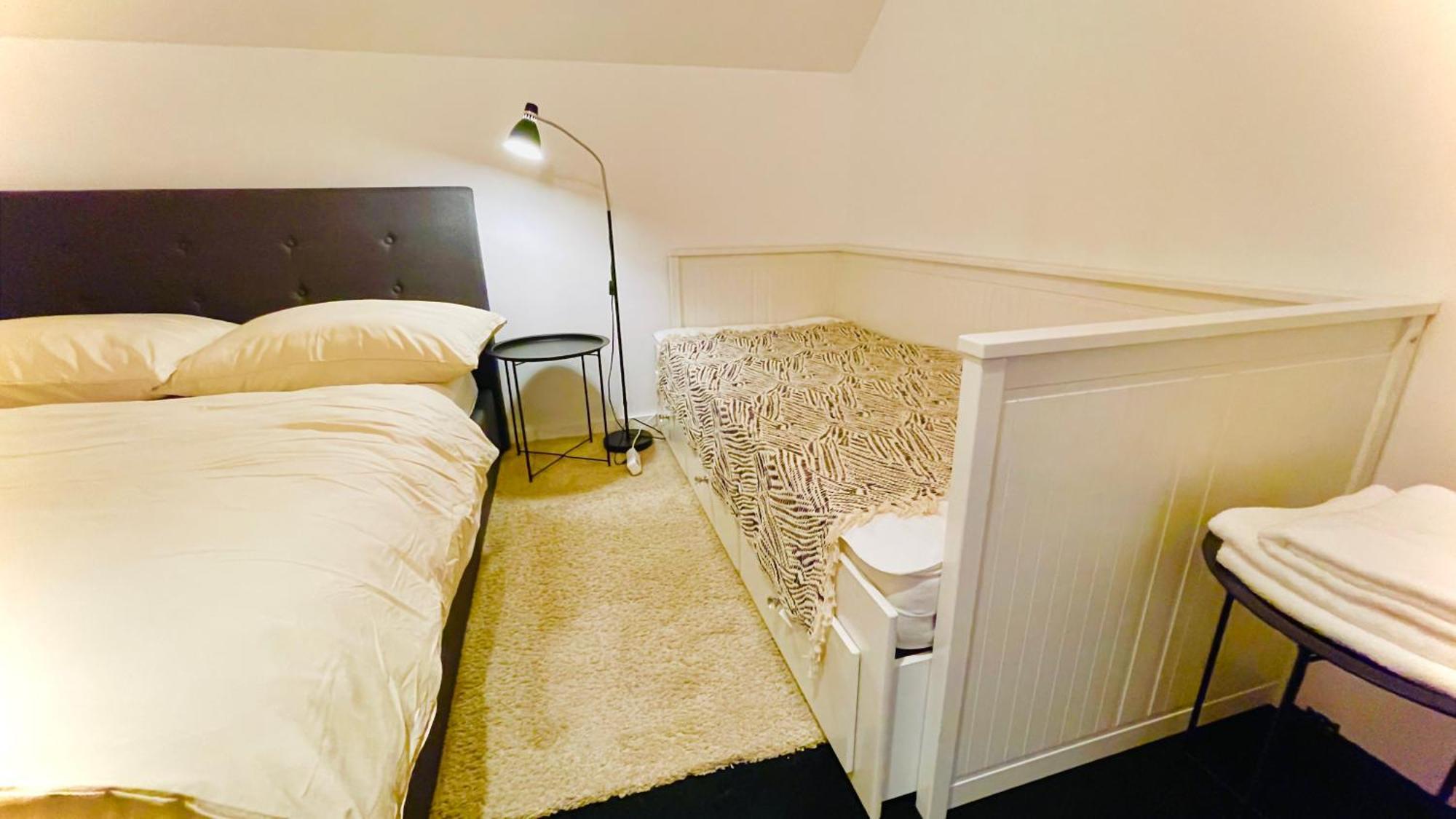 House Flow, 3 Room, Free 2 Parking Bratislava Bagian luar foto